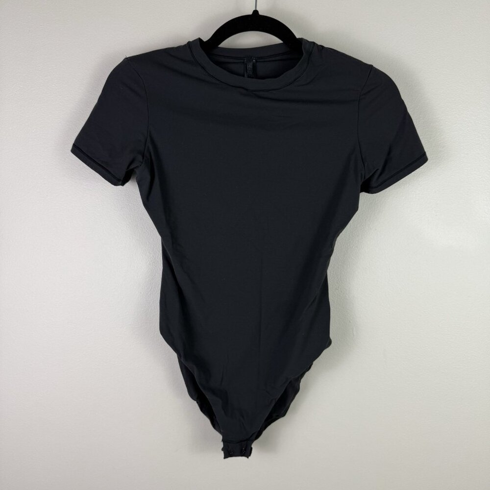 Skims Fits Everybody T-Shirt Bodysuit Black Medium - Picture 2 of 7